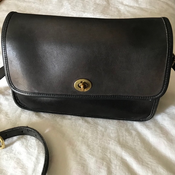 Coach Handbags - Coach Vintage Brown Willis Crossbody Purse